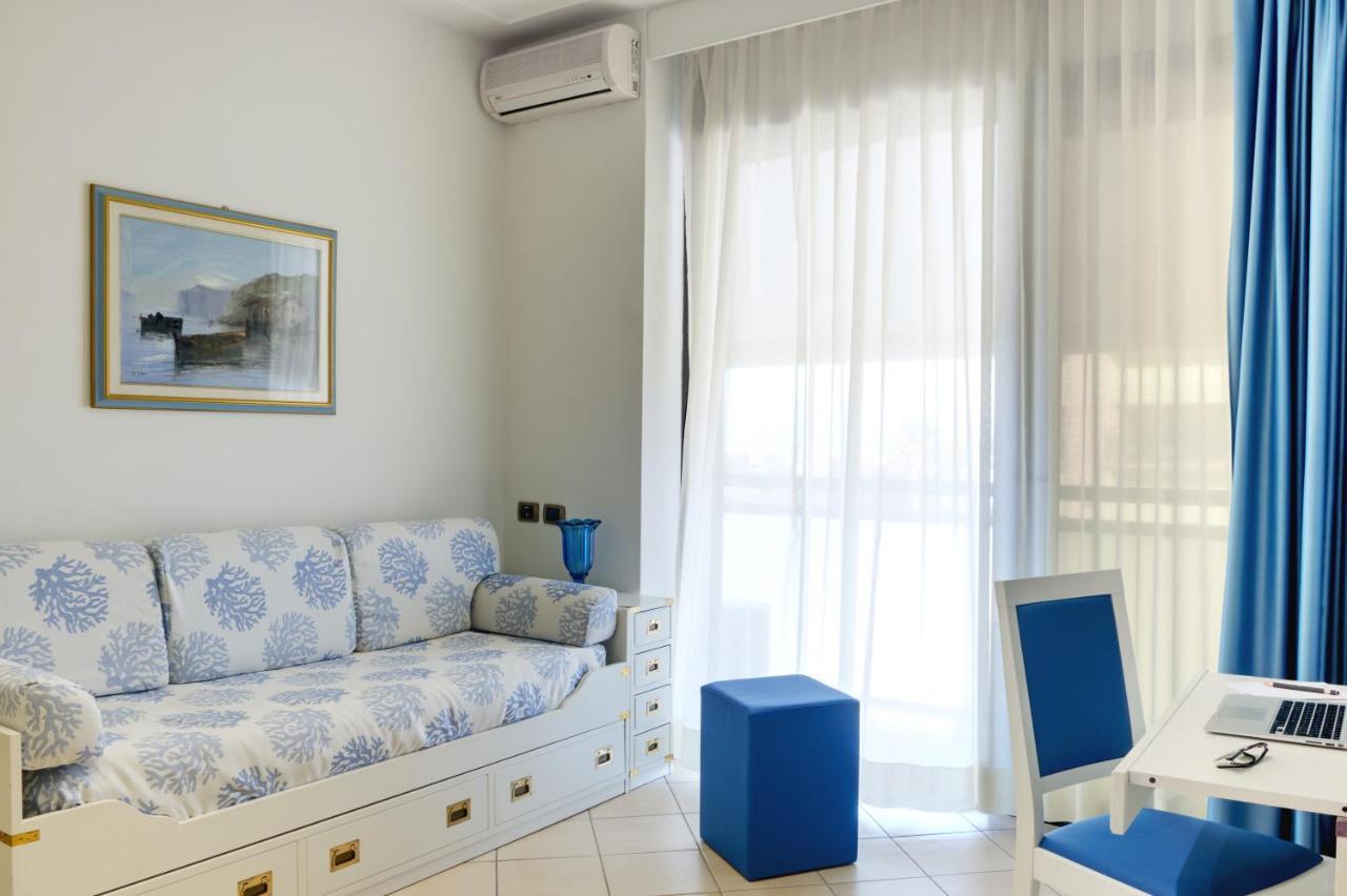 Hotel Caesar Residence & Spa Lido di Camaiore Eksteriør billede