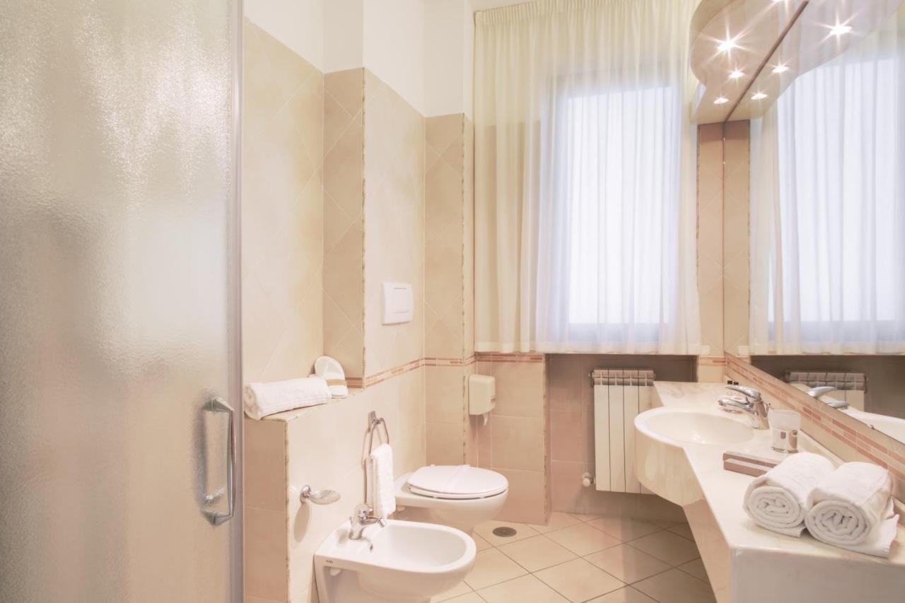 Hotel Caesar Residence & Spa Lido di Camaiore Eksteriør billede