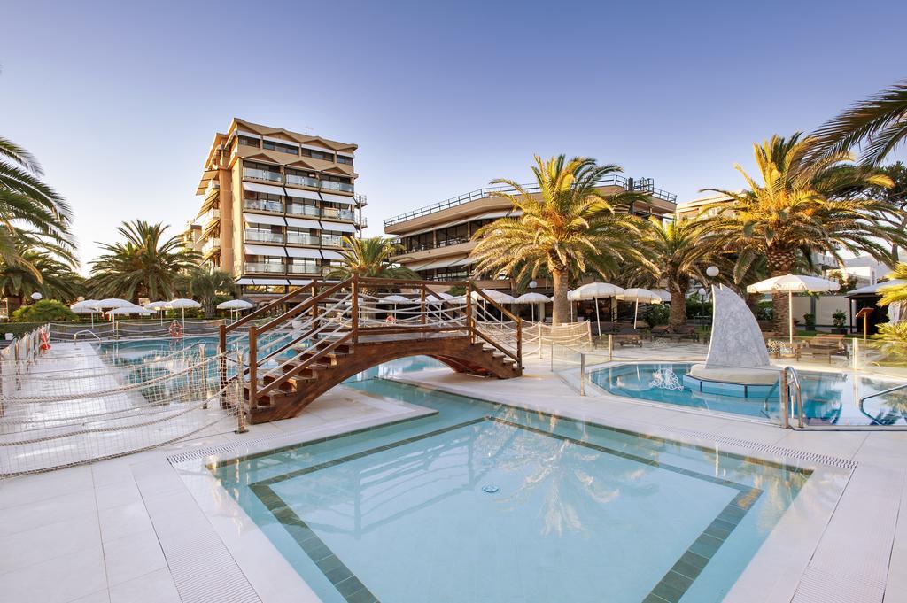 Hotel Caesar Residence & Spa Lido di Camaiore Eksteriør billede