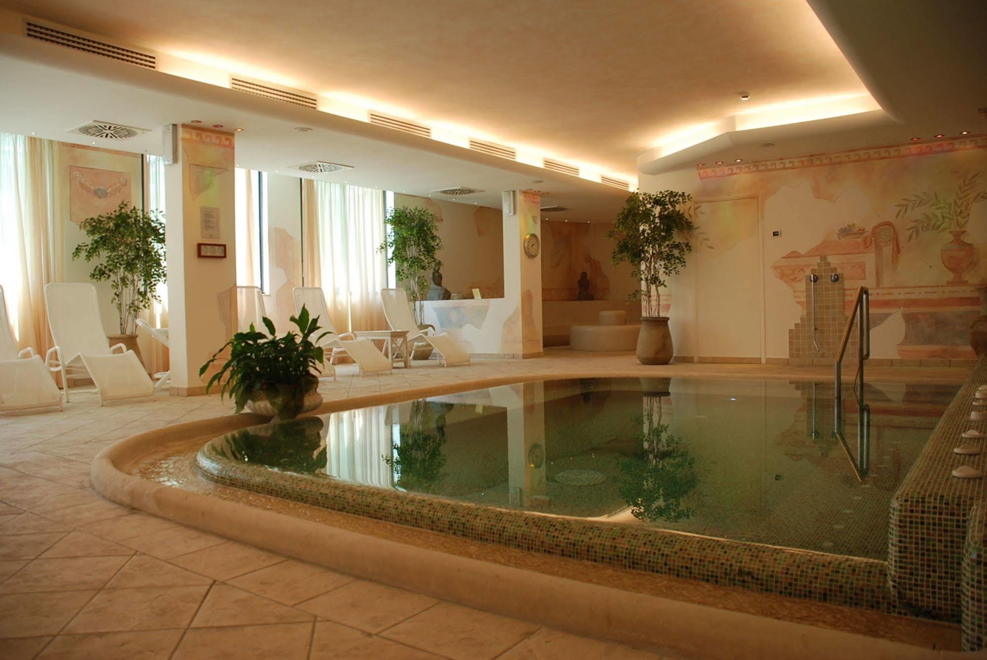 Hotel Caesar Residence & Spa Lido di Camaiore Eksteriør billede