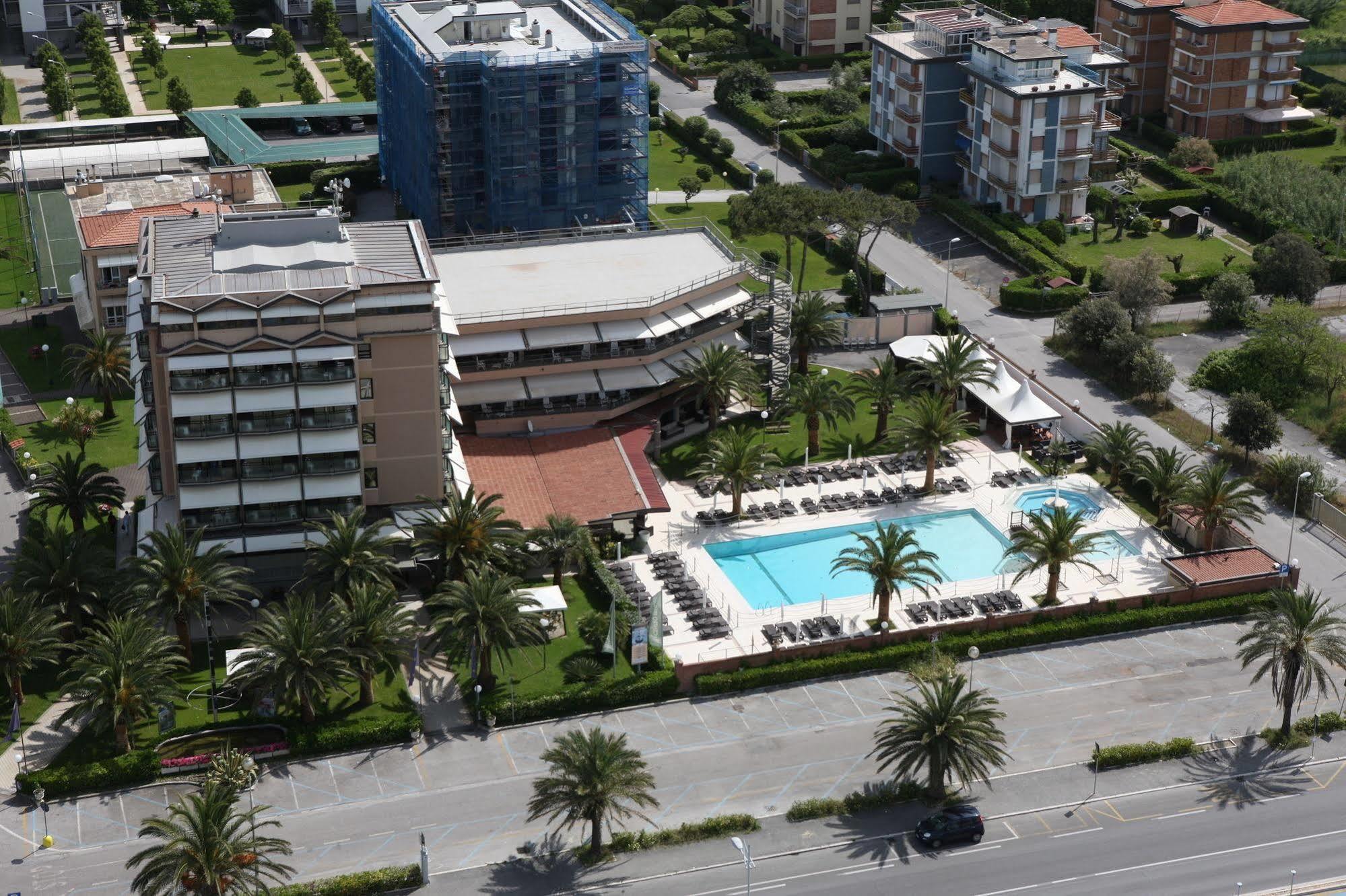 Hotel Caesar Residence & Spa Lido di Camaiore Eksteriør billede