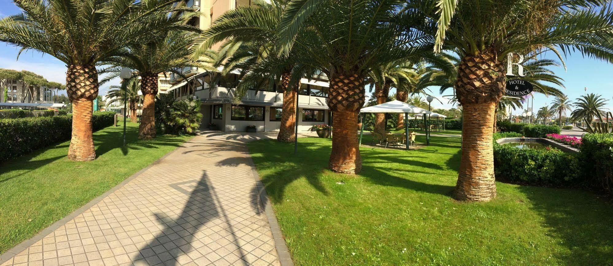 Hotel Caesar Residence & Spa Lido di Camaiore Eksteriør billede