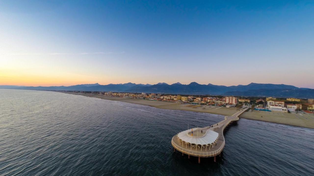 Hotel Caesar Residence & Spa Lido di Camaiore Eksteriør billede