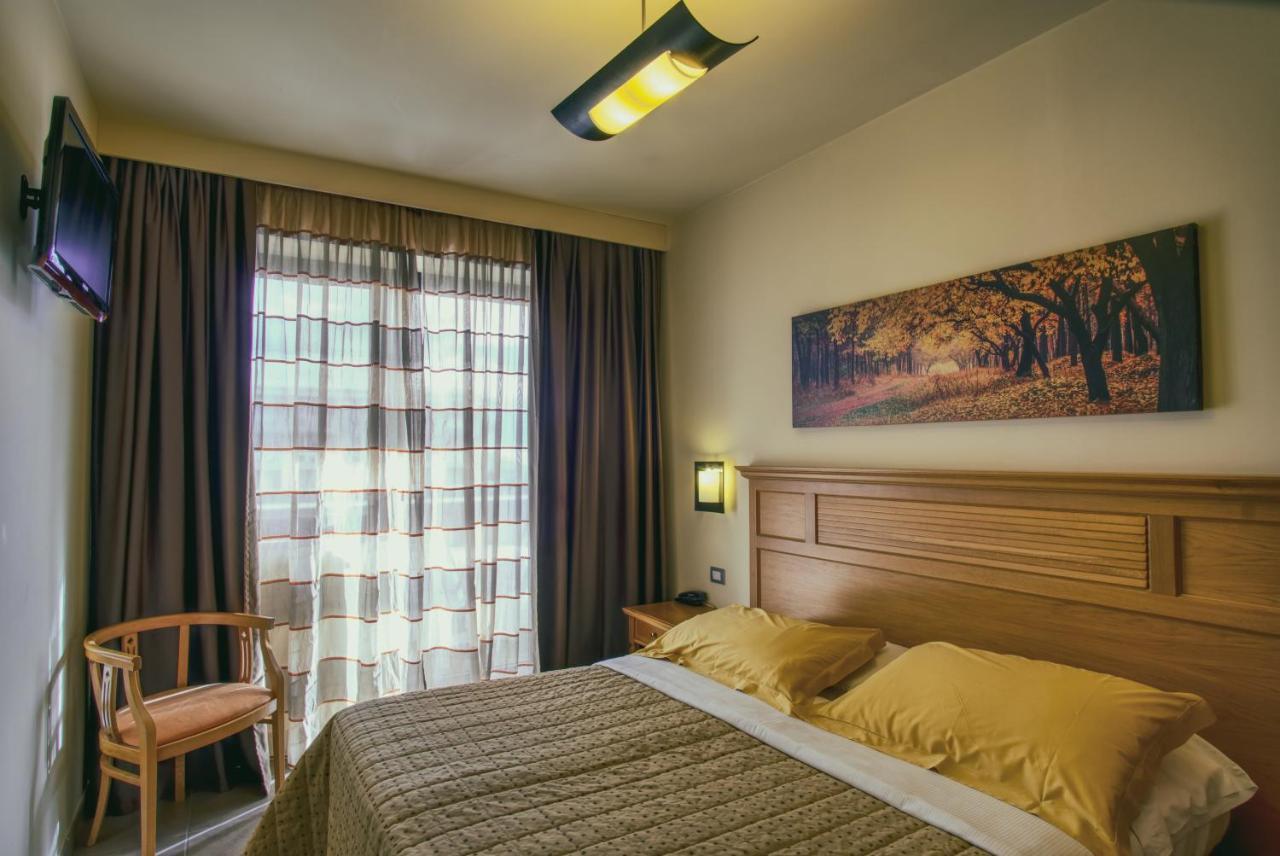 Hotel Caesar Residence & Spa Lido di Camaiore Eksteriør billede