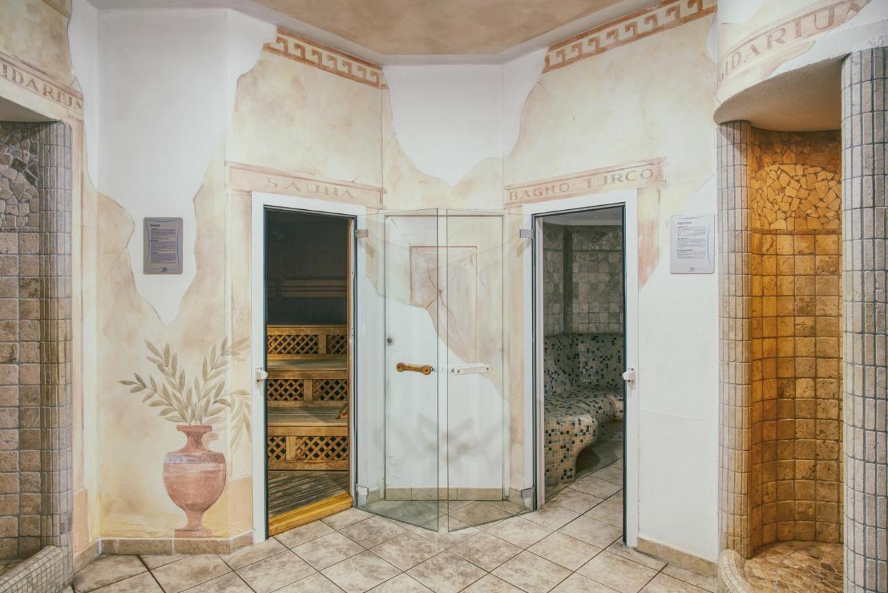 Hotel Caesar Residence & Spa Lido di Camaiore Eksteriør billede