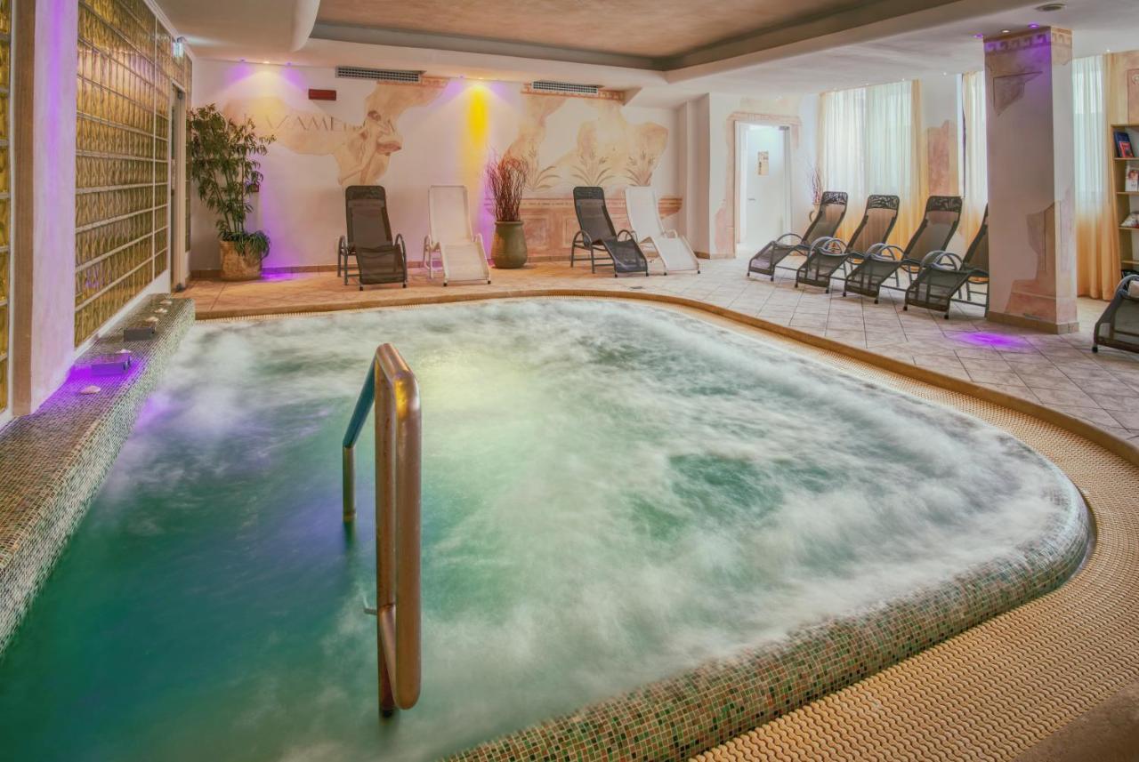 Hotel Caesar Residence & Spa Lido di Camaiore Eksteriør billede